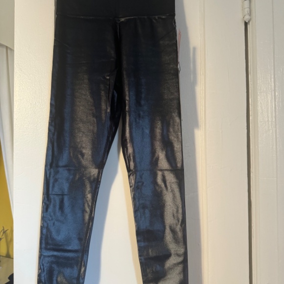 NWT: Carbon38 black shiny leggings - Picture 4 of 4